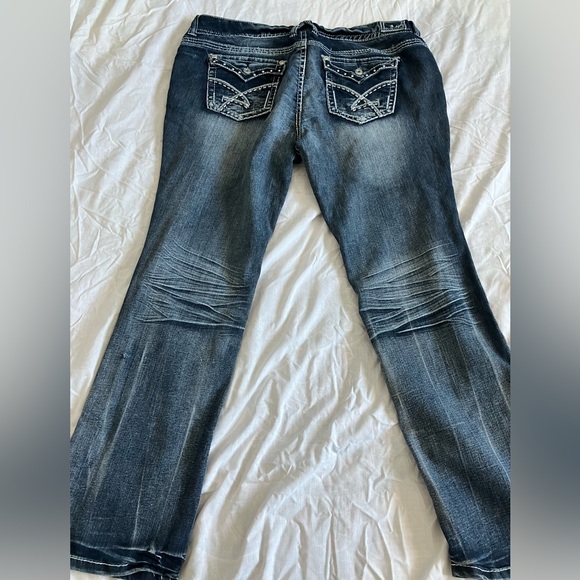 Amethyst Jeans - Picture 5 of 9